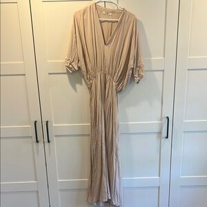 Aura women’s dress. M. V neck and side slits.